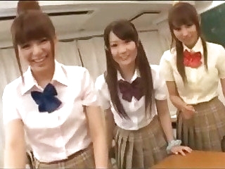 Japanese Schoolgirls 66227